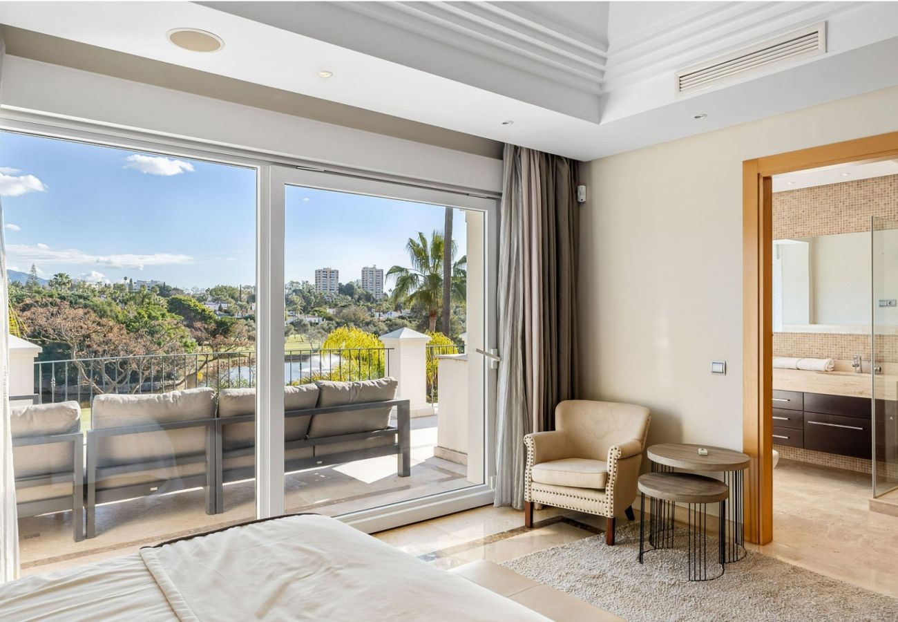 Villa in Nueva andalucia - Villa Las Brisas