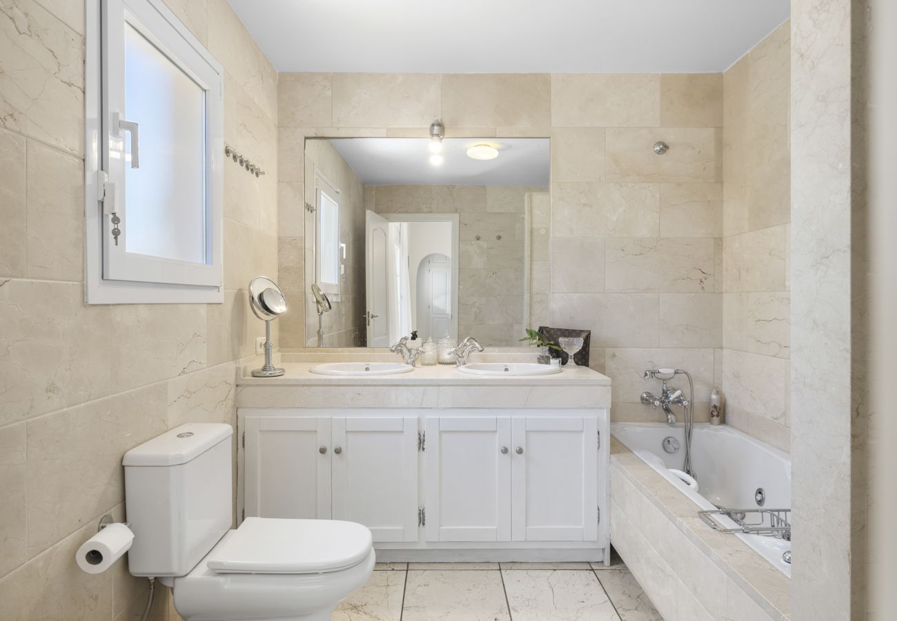 Villa in San Pedro de Alcántara - Villa Limones | Luxury Beachside Villa