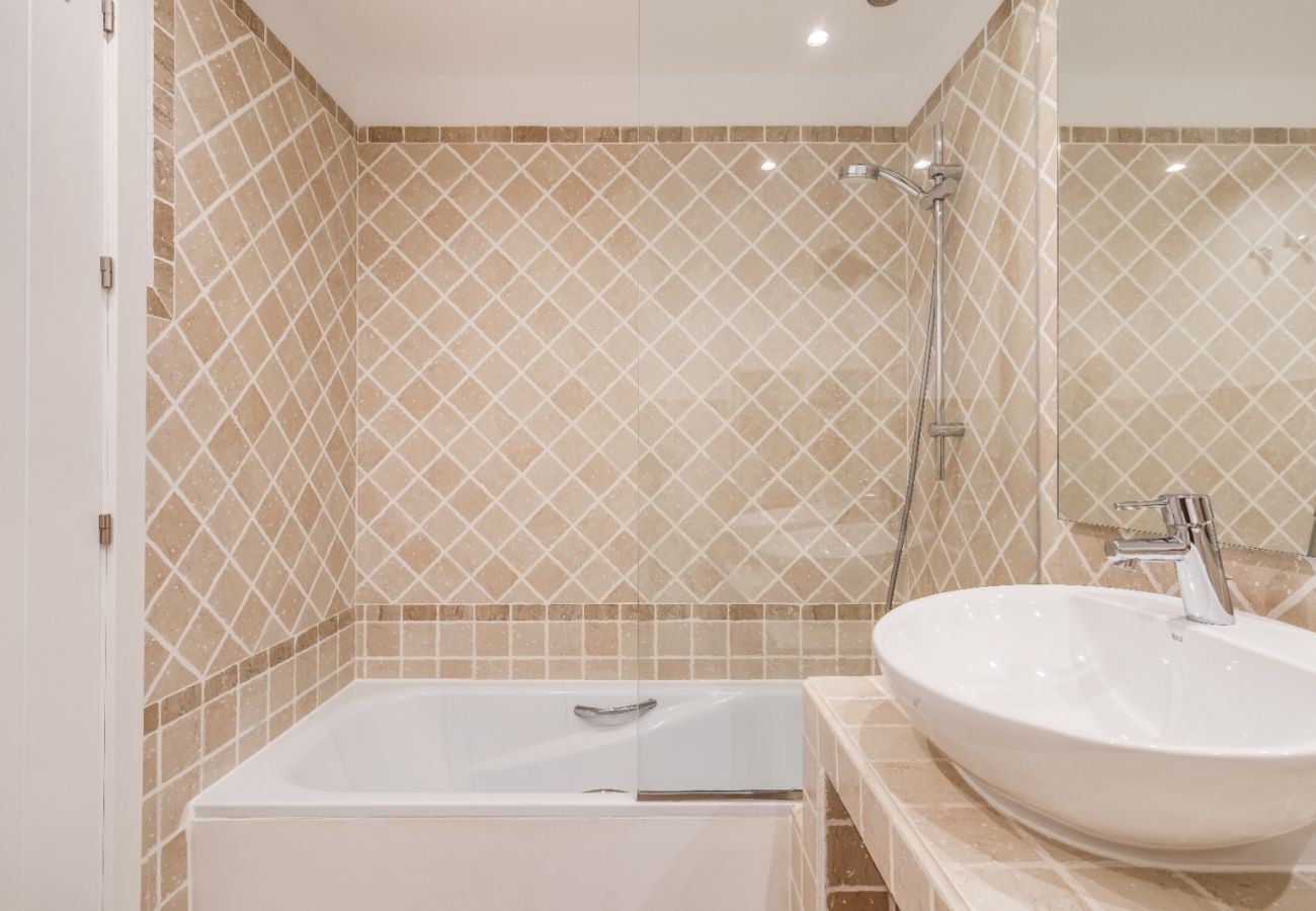 Apartment in Estepona - Sunset Golf Penthouse