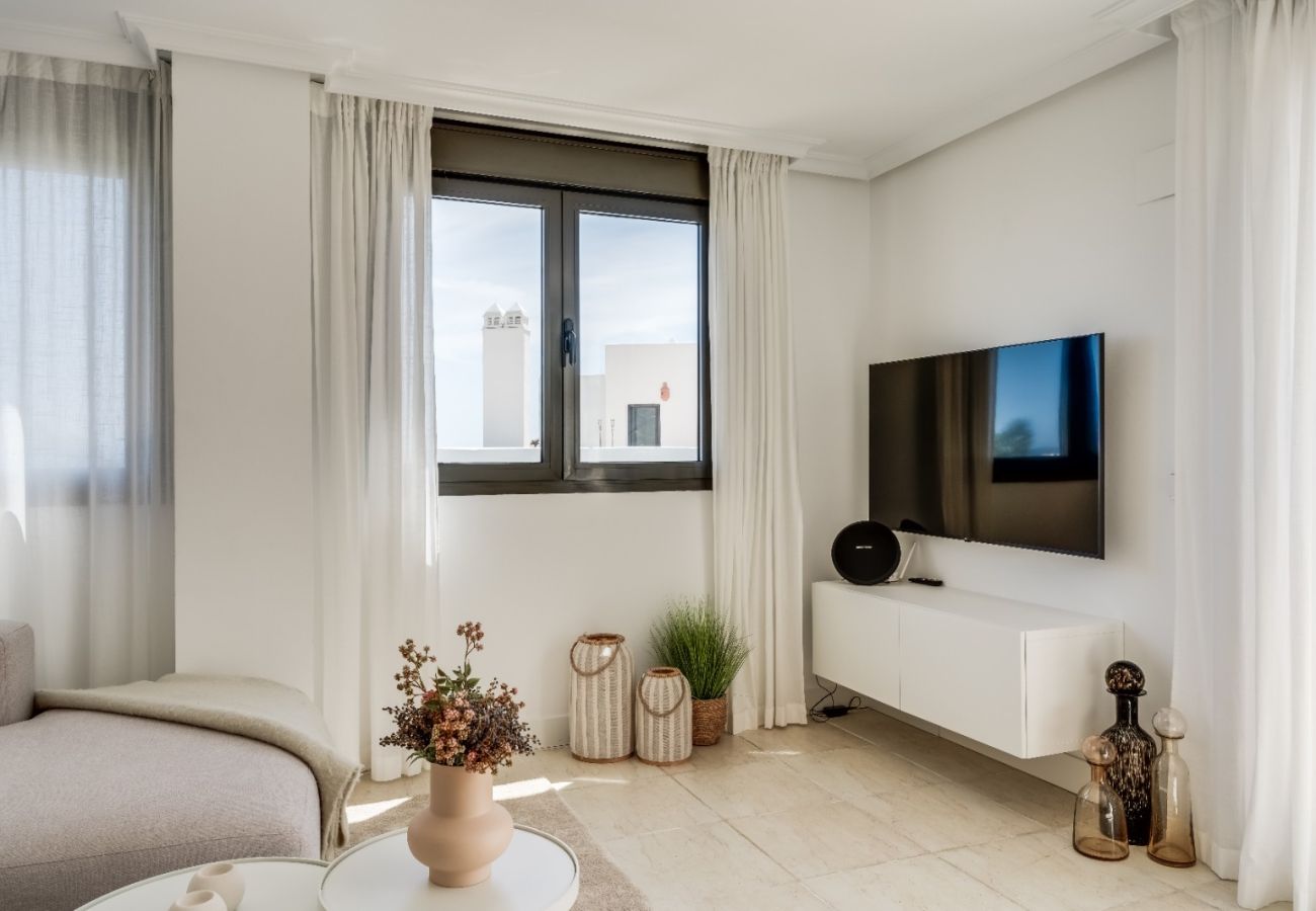 Apartment in Estepona - Sunset Golf Penthouse