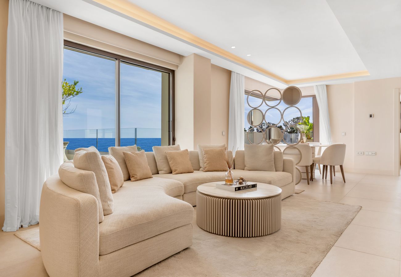 Apartment in Estepona - Luxury Beachfront Velaya