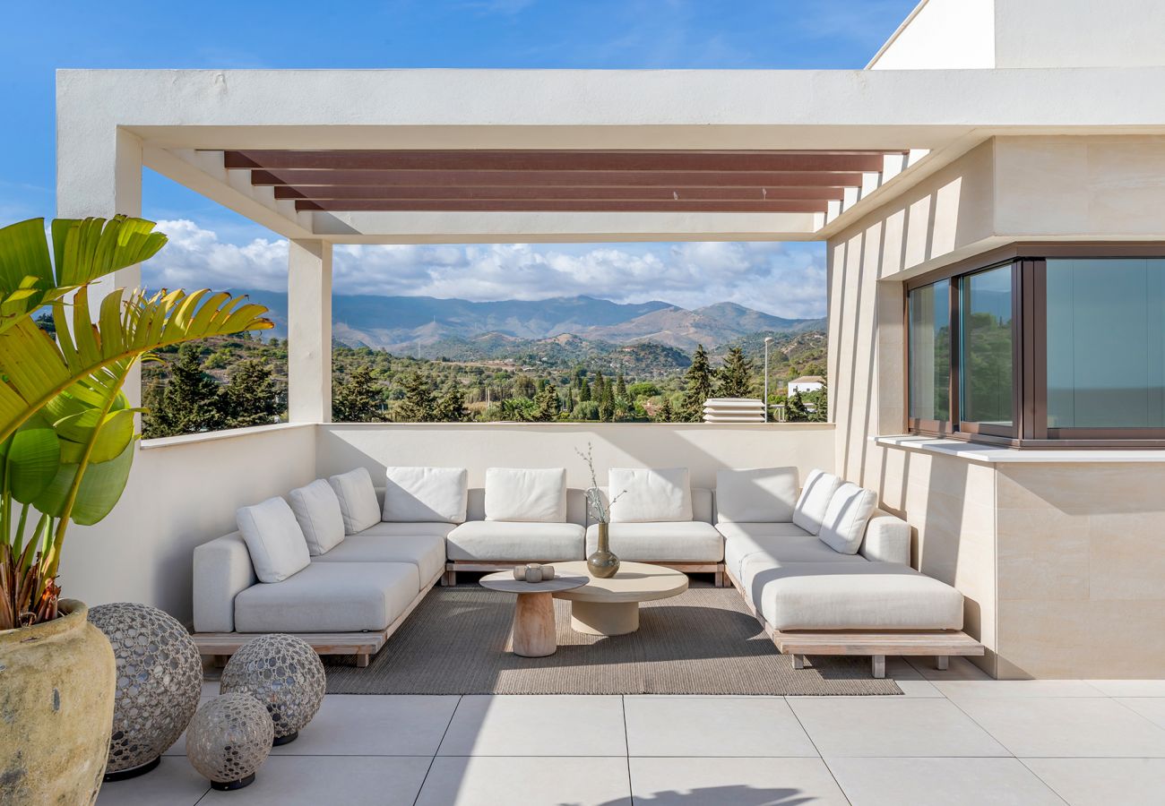 Apartment in Estepona - Luxury Beachfront Velaya