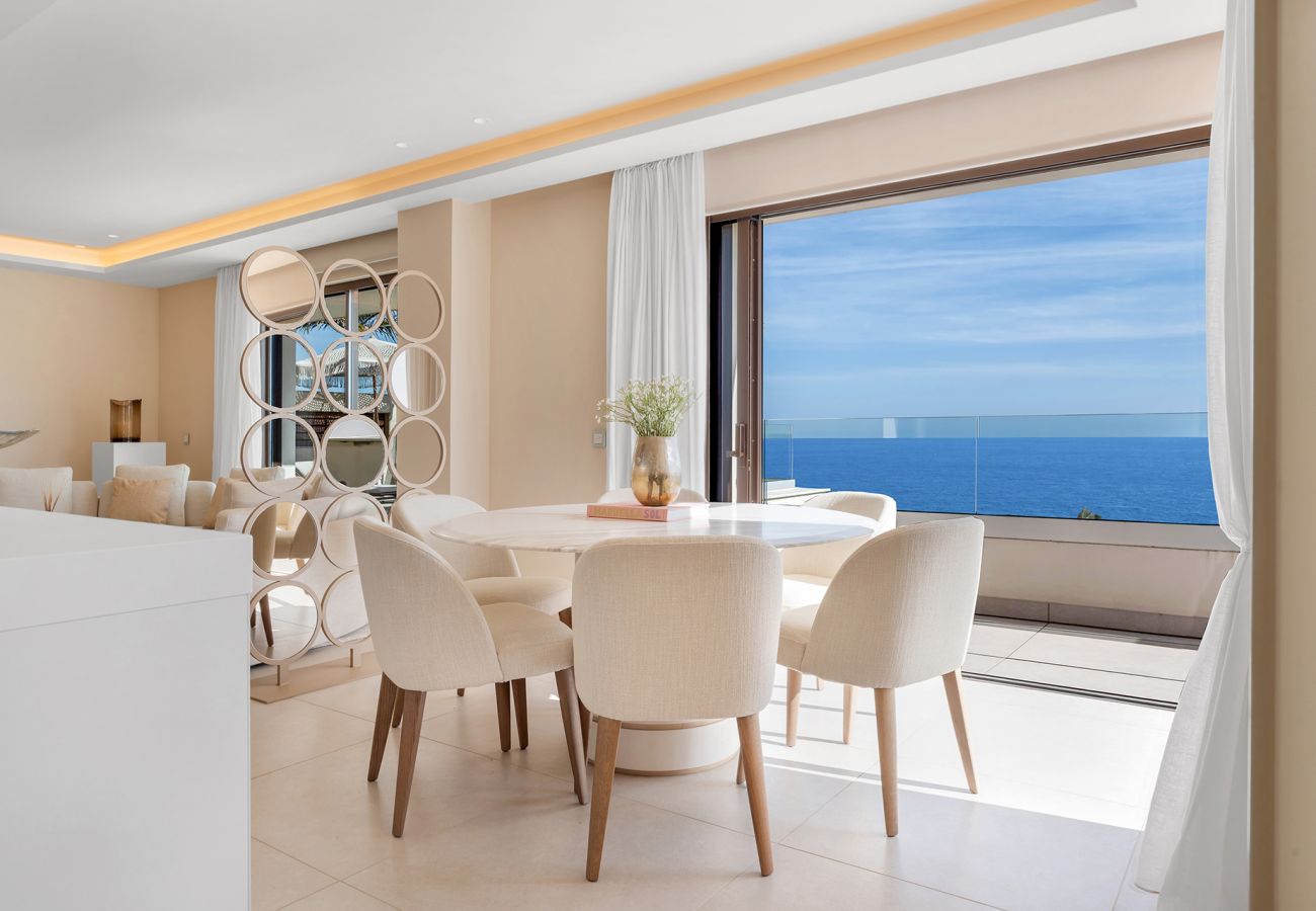 Apartment in Estepona - Luxury Beachfront Velaya