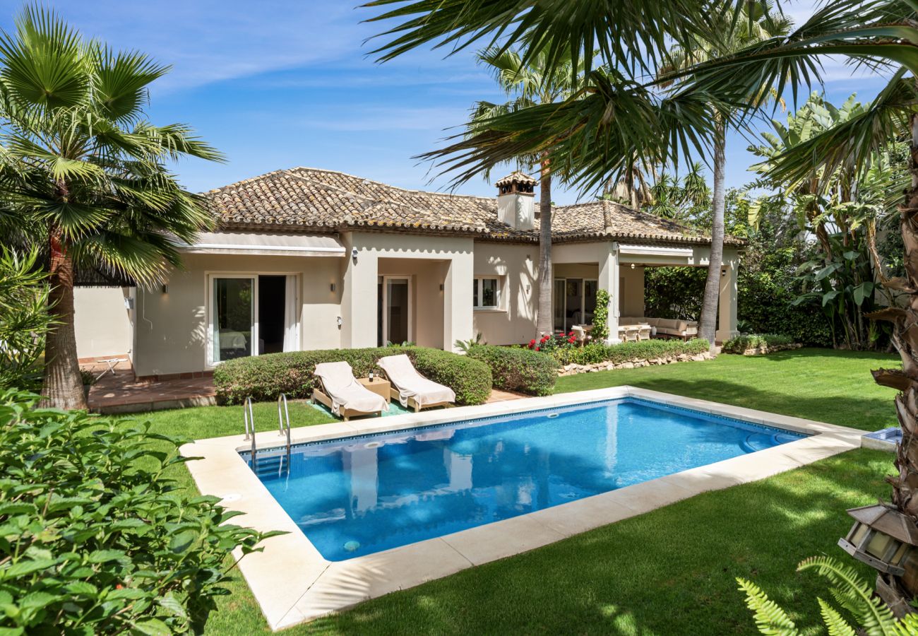Villa i Nueva andalucia - Villa Cozy
