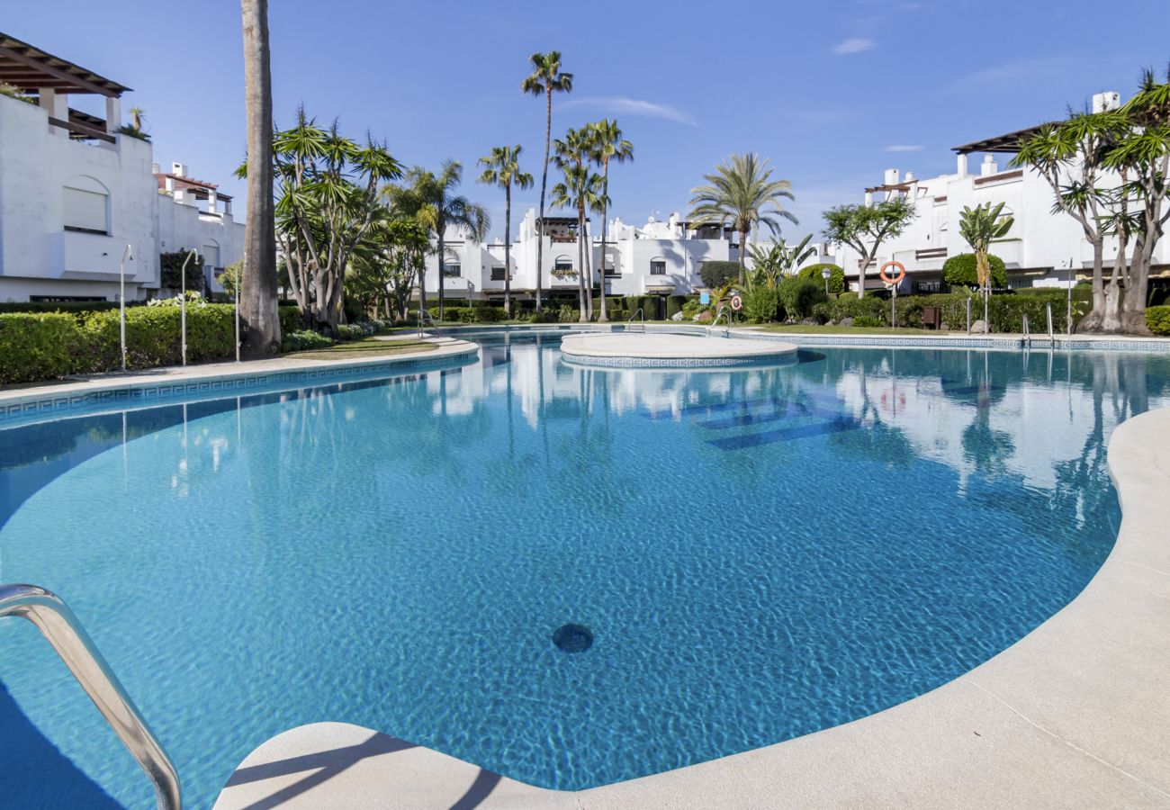 Radhus i San Pedro de Alcántara - Casa Guadalvillas