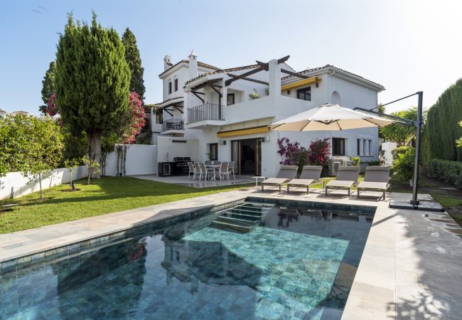 Radhus i Nueva andalucia - Casa Blanca Mar