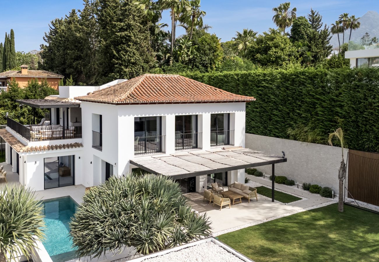 Villa i Nueva andalucia - Villa La Perla