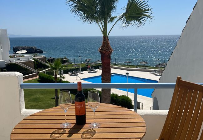 Stuga i Estepona - Casares del Mar | Beachfront Townhouse