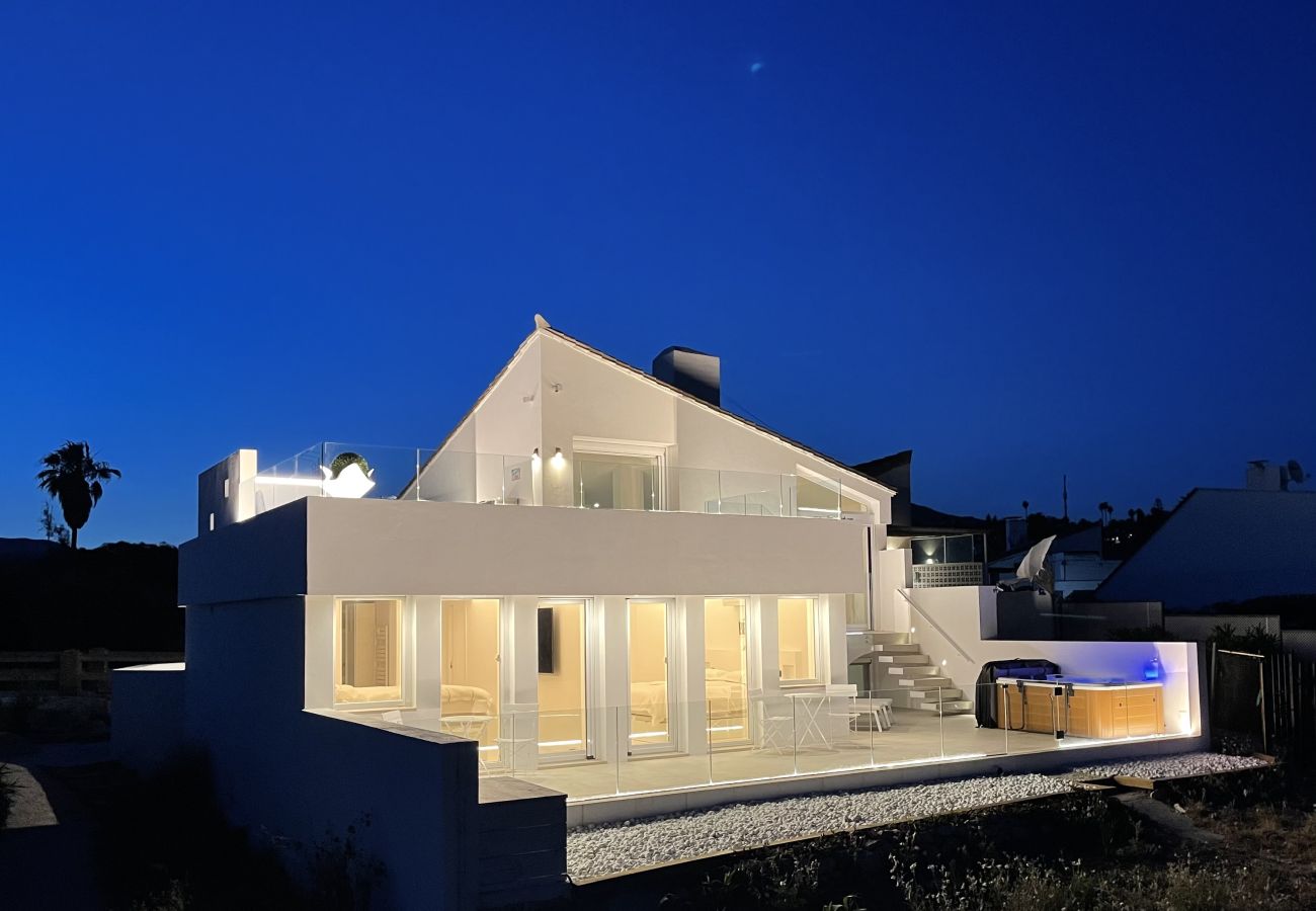 Radhus i Estepona - Casa Bahia Dorada