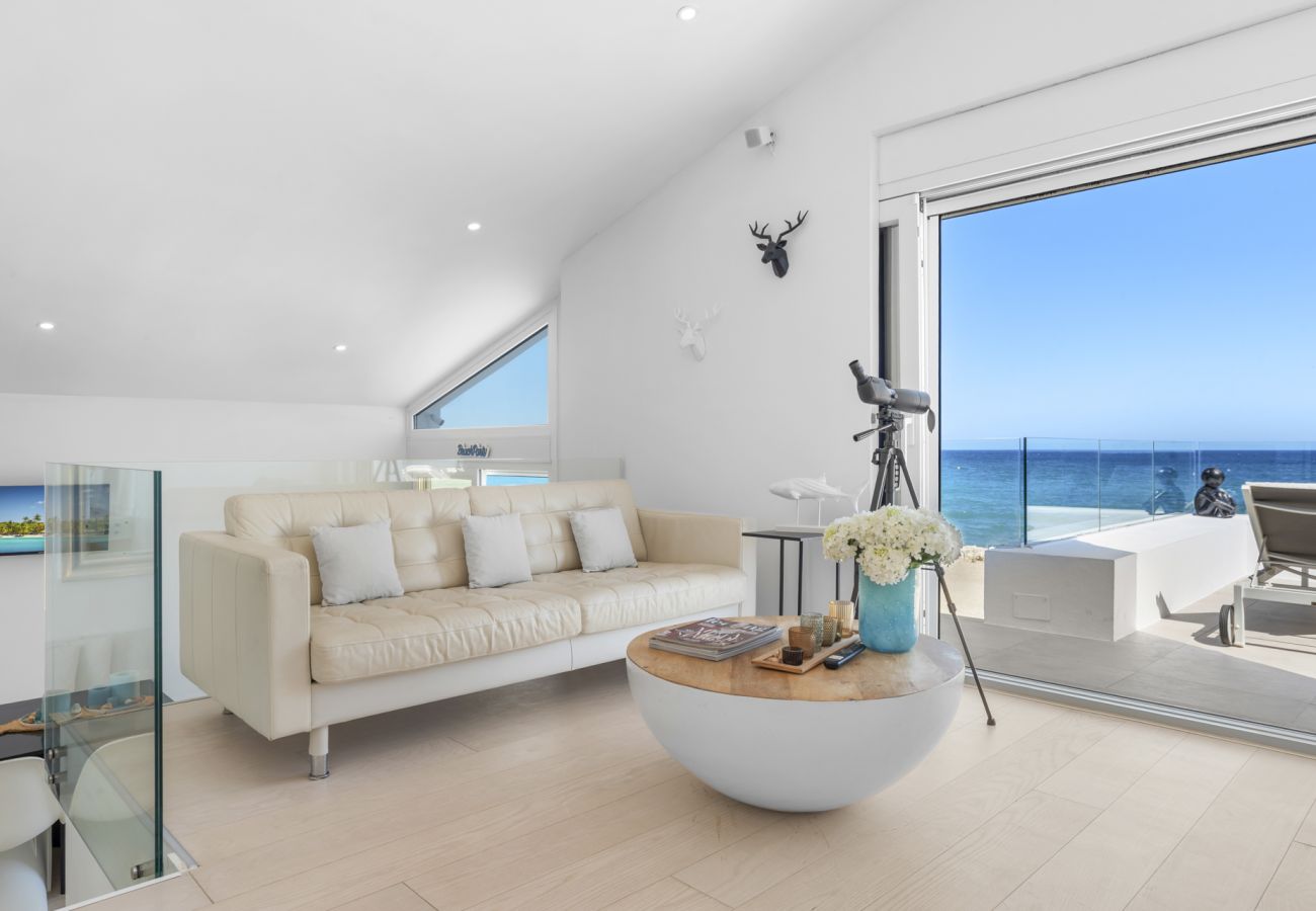 Radhus i Estepona - Beachfront Bahia Dorada