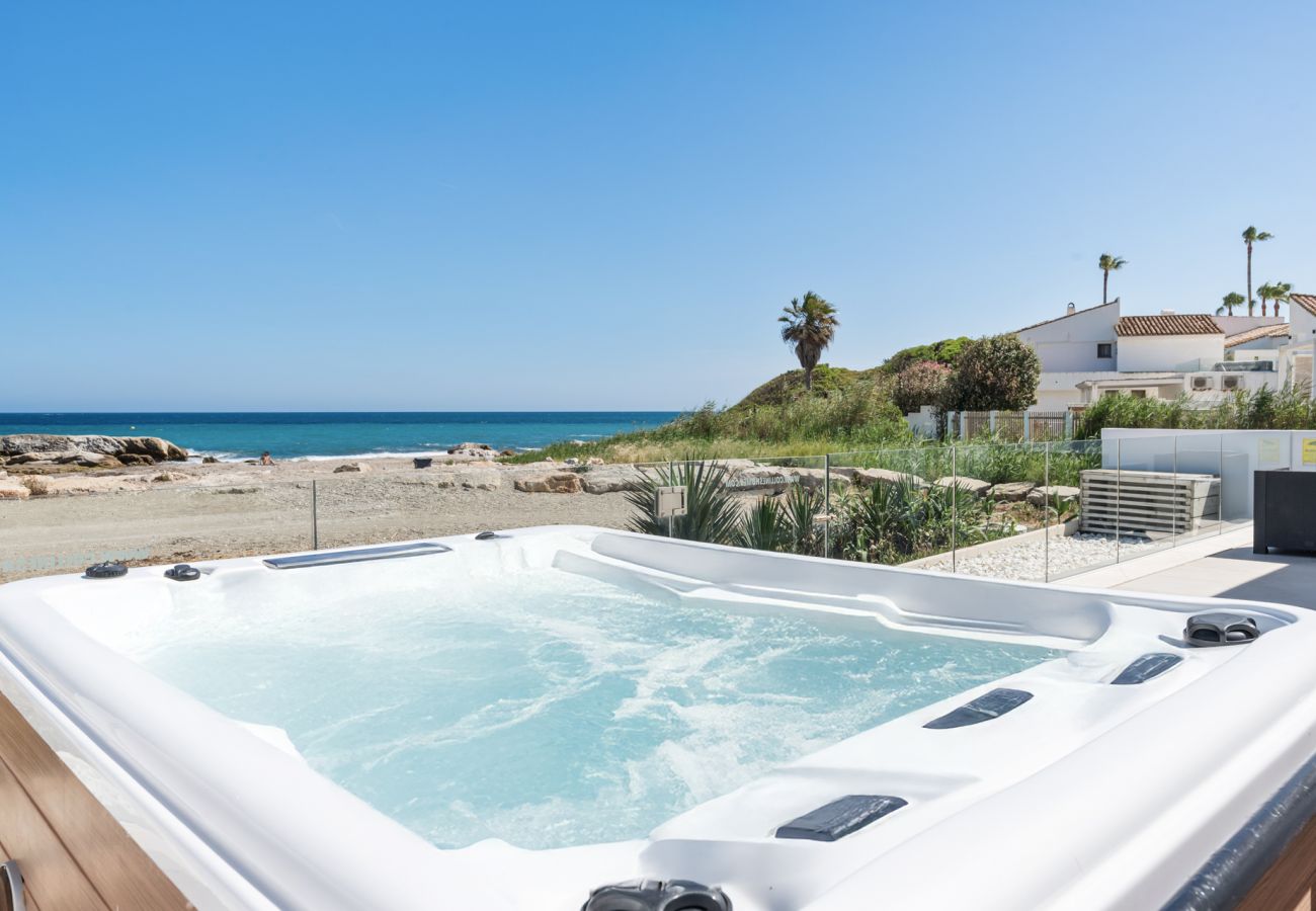 Radhus i Estepona - Beachfront Bahia Dorada